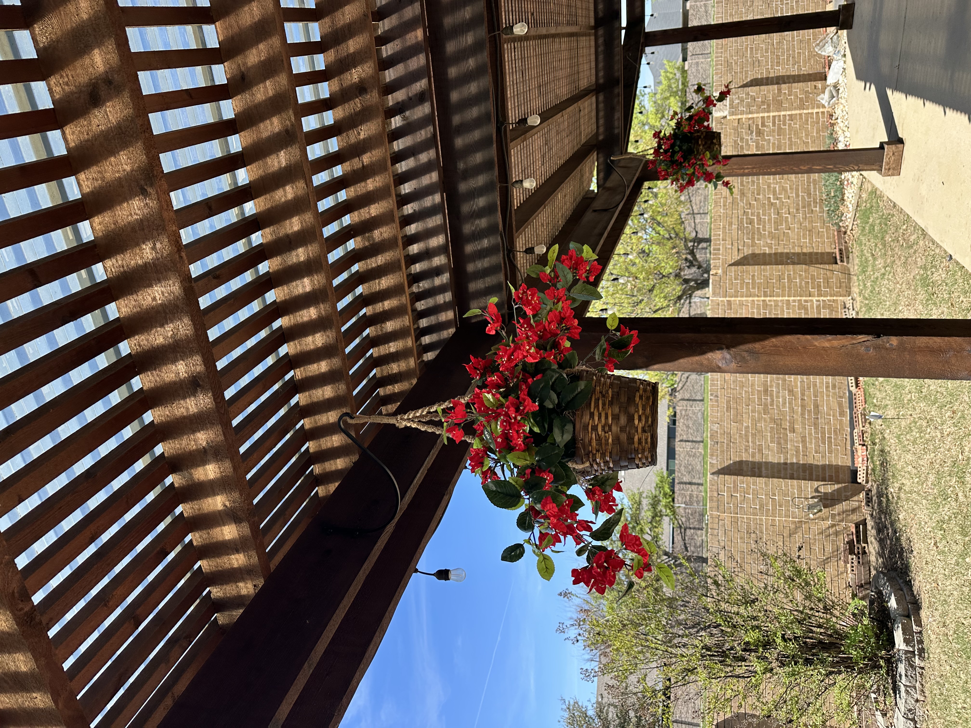 Outdoor pergola staging